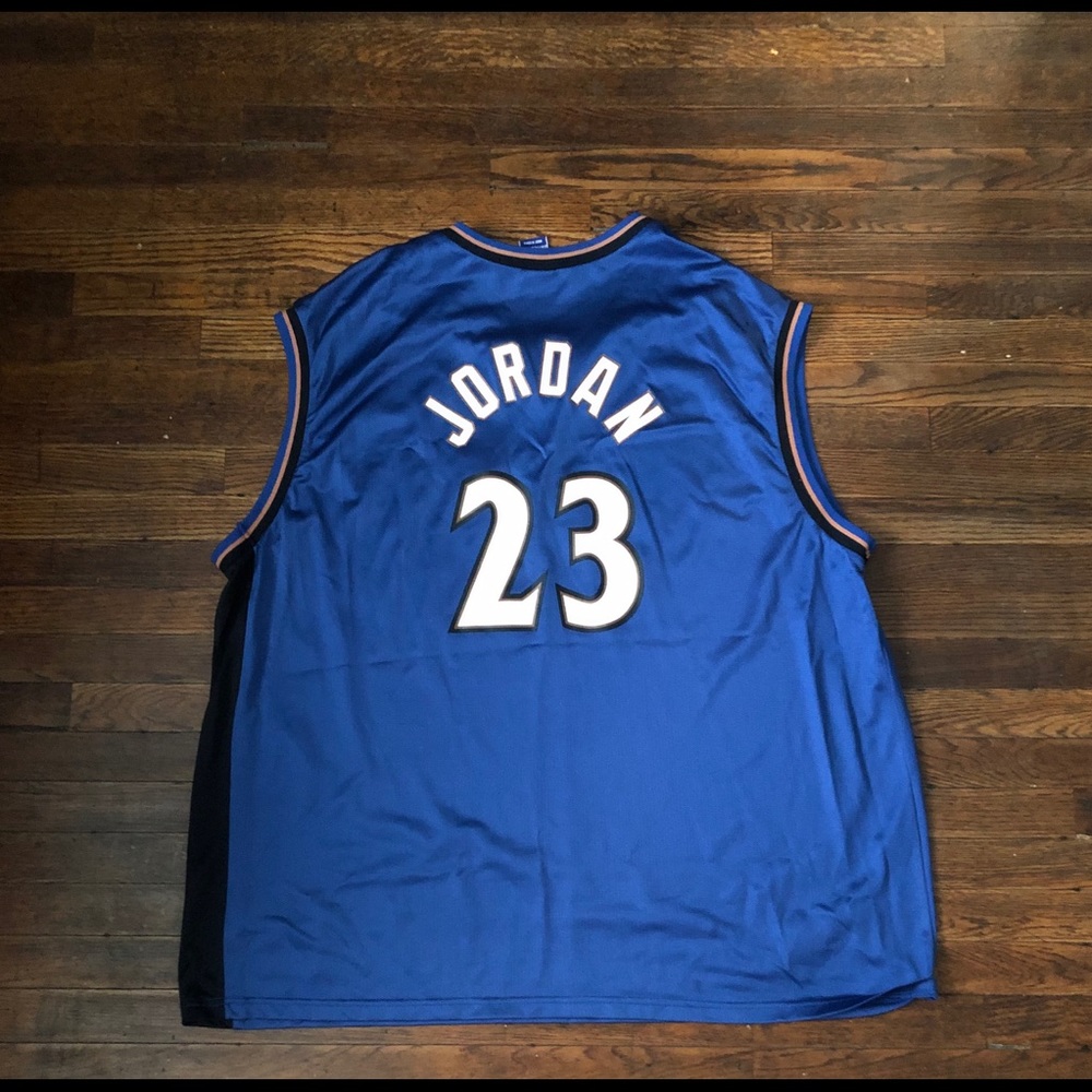 Basketball jersey - Picture 2 of 3